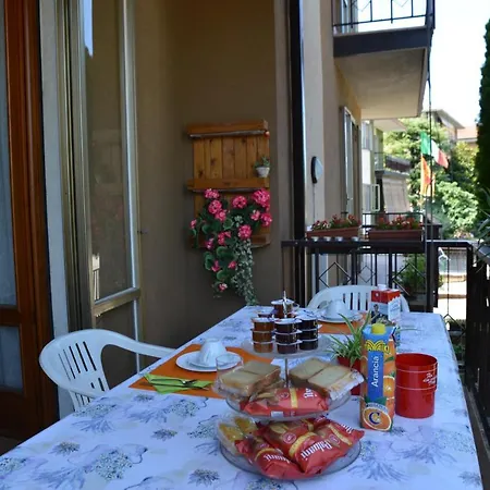 Il Di Ross Couette-café 2*